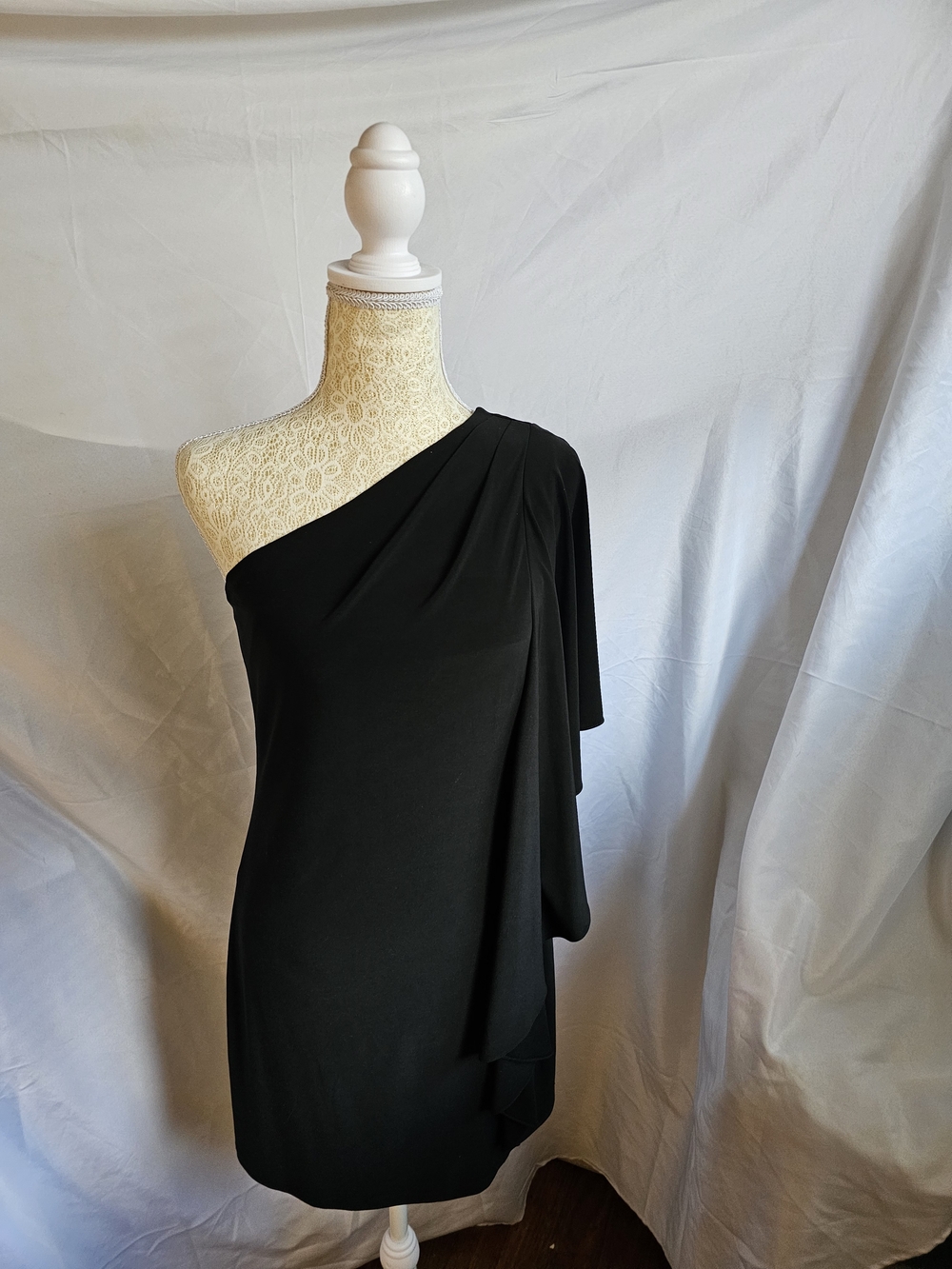 Asymmetric One-Shoulder Black Dress